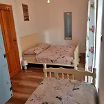 別荘 Vintage Stone House Eldo With Jacuzzi, In Podaspilje,