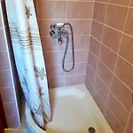 Vintage Stone House Eldo With Jacuzzi, In Podaspilje, 別荘