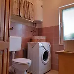 別荘 Vintage Stone House Eldo With Jacuzzi, In Podaspilje, オミシュ