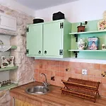 別荘 Vintage Stone House Eldo With Jacuzzi, In Podaspilje,
